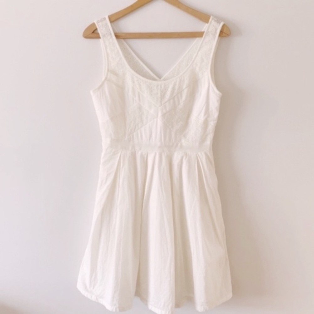 American Eagle Off White Eyelet Dress Size 4